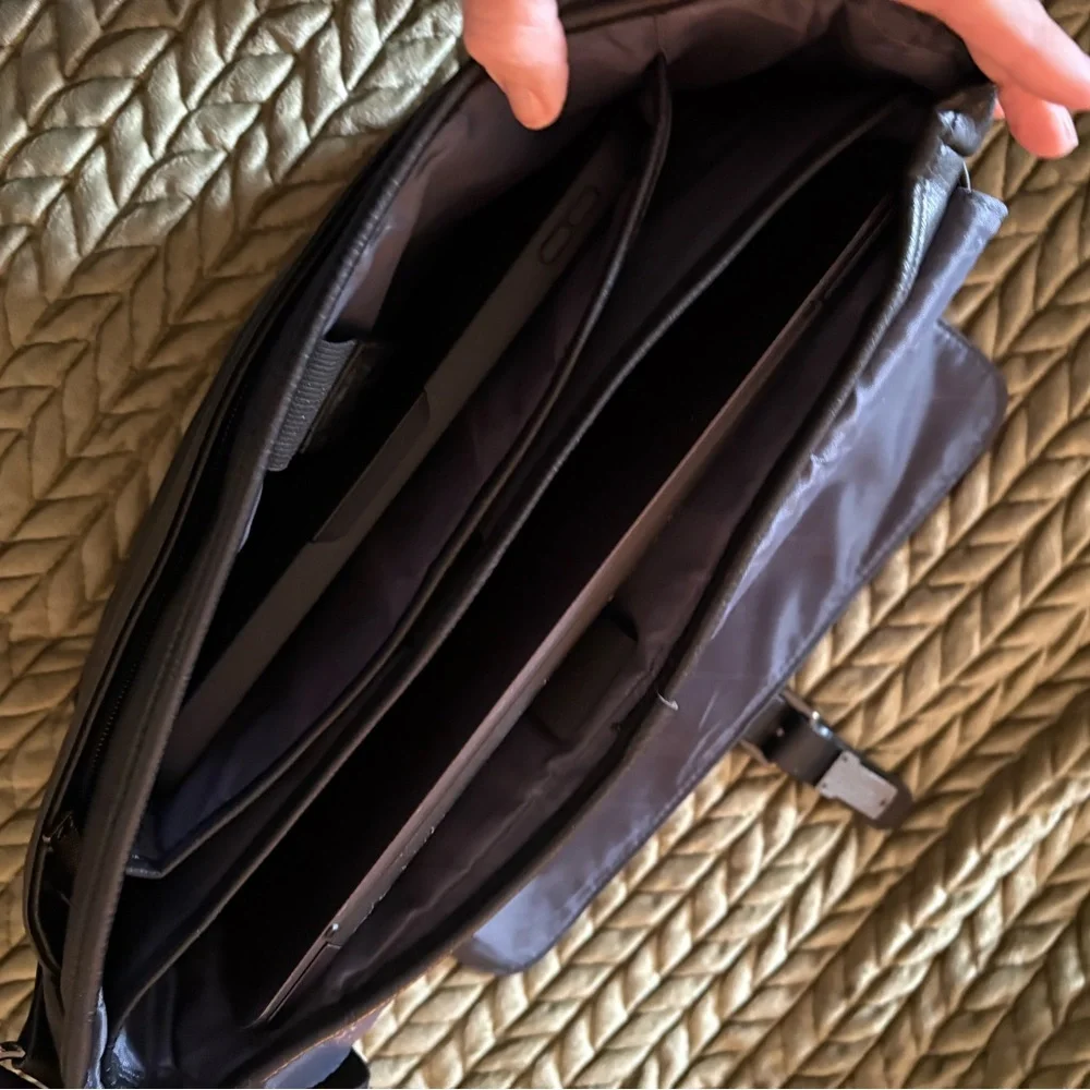 Kenneth Cole Messenger Bag, Unisex